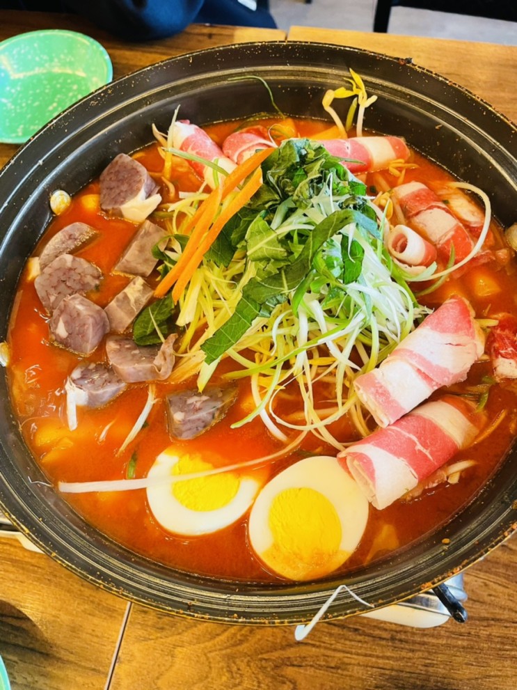북창동 즉떡과 튀김이 맛있는 곳 - 까만콩 떡볶이 (내돈내산)