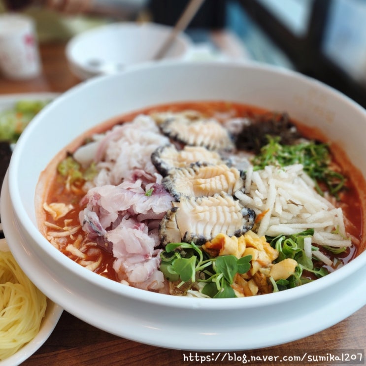 속초 물회 맛집 봉포머구리집, 새콤한 맛을 좋아한다면 여기로!