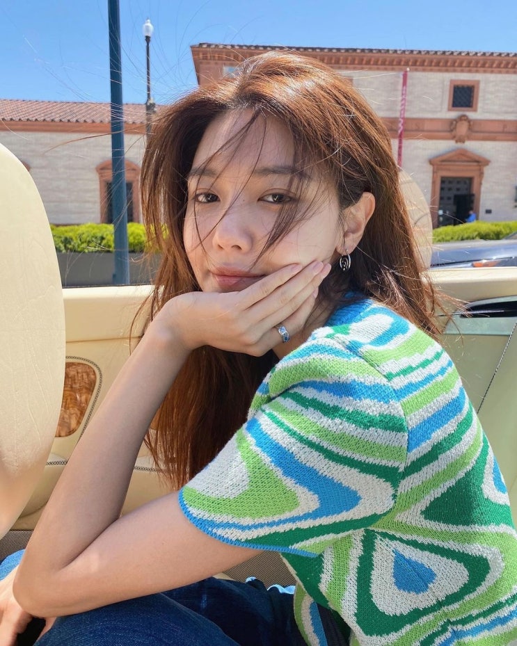 소녀시대 수영 여유로운 일상, 오픈카에서 헝클어진 머리카락 속 청순한 미모 발산 소녀시대 수영 여유로운 일상, 오픈카에서 헝클어진 머리카락 속 청순한 미모 발산