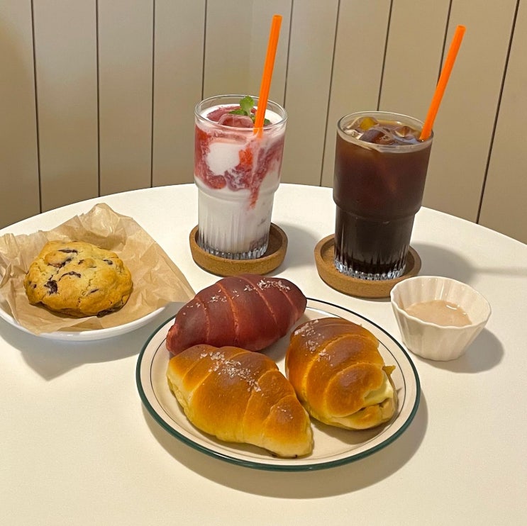  광안리 카페 | 소금빵 맛집 하우스멜 (Hausmell)