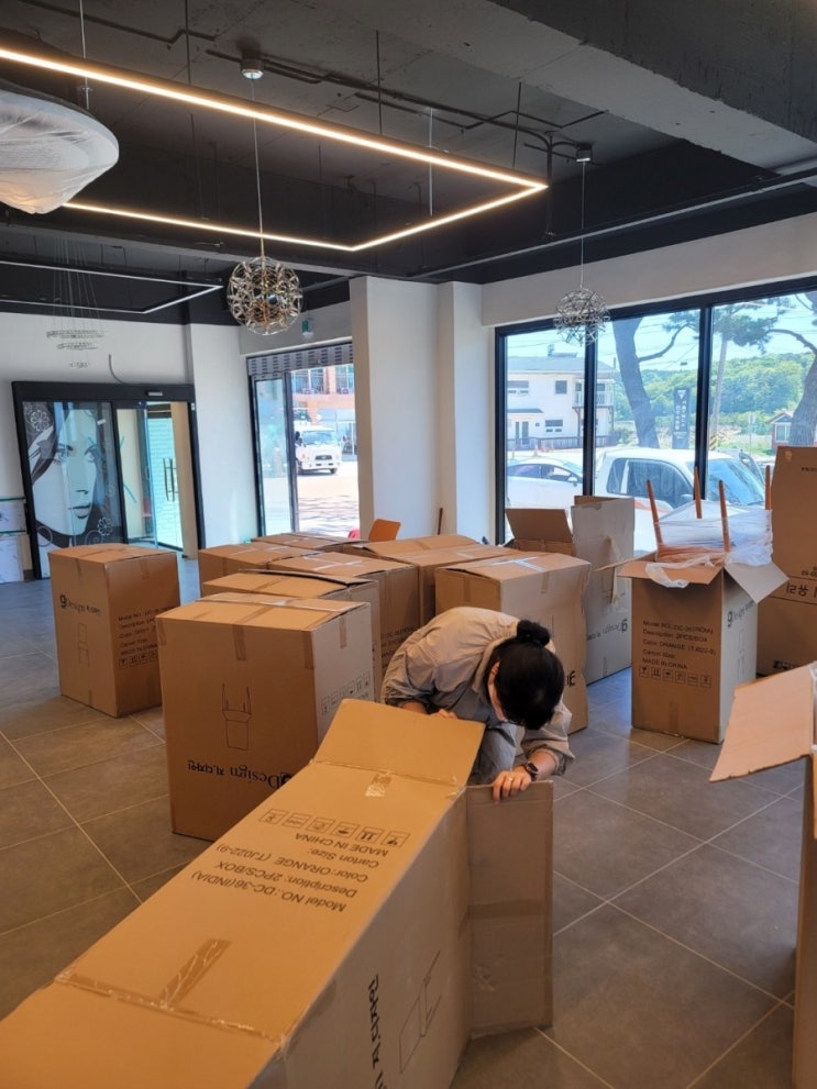   헐값에  영흥도섬으로  팔려나간  불쌍한  벤스 세라믹  식탁 !!
