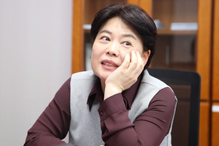 <b>윤희숙</b> VS <b>이재명</b> 누가 이길까?