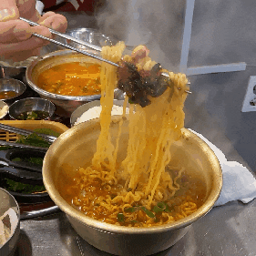  울산맛집, 동구 일산지 솥뚜껑 미나리삼겹살로 유명한  "목구멍"
