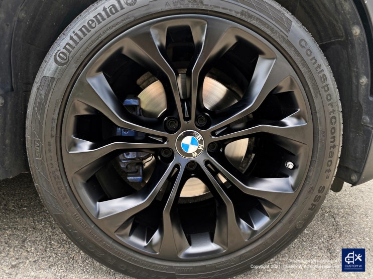 BMW X6 휠수리 후 무광 블랙 휠도색