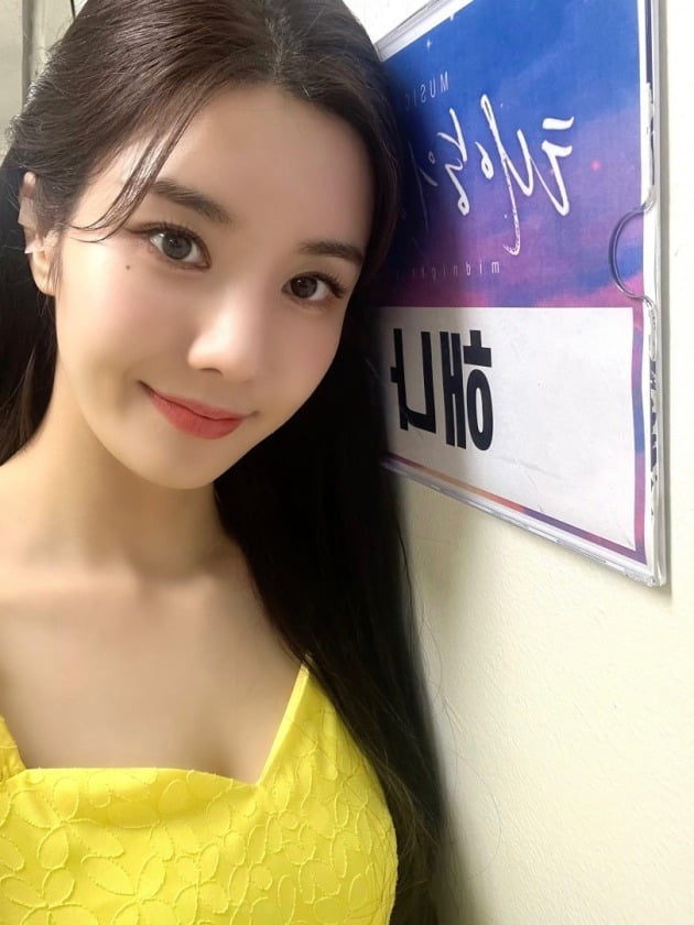 걸그룹 아이즈원 출신 권은비, 뮤지컬 '태양의 노래' 첫 도전 성공적으로 마쳐 "좋은 무대로 보답" 걸그룹 아이즈원 출신 권은비, 뮤지컬 '태양의 노래' 첫 도전 성공적으로 마쳐 "좋은 무대로 보답"