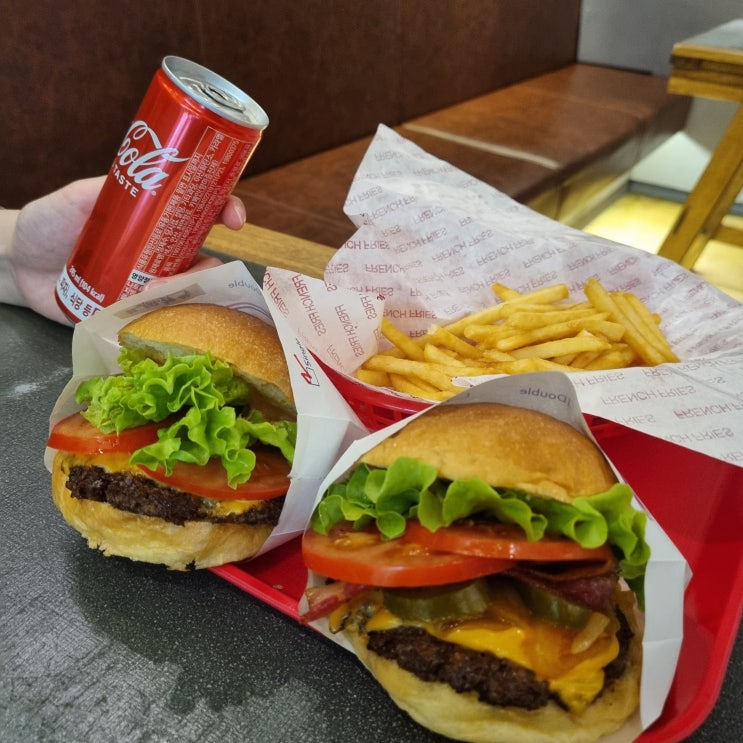 [창원 용호동맛집] 가로수길 비주얼대박! 육즙 터지는 '버거인뉴욕' 솔직후기