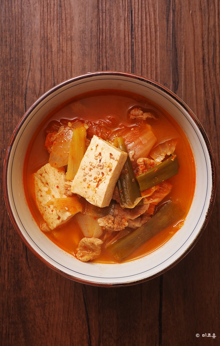 칼칼하고 진한 김치 돼지찌개 만들기