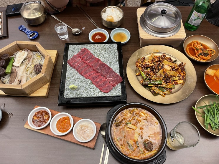  [서울/군자] 청와옥 군자점 "편백정식, 오징어 숯불구이, 육사시미" 군자역 순대국 맛집