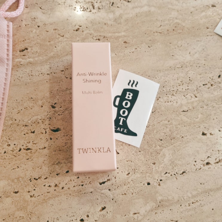  피부 광채로 동안피부를 만들어주는 주름스틱 트윙클라 멀티밤 후기