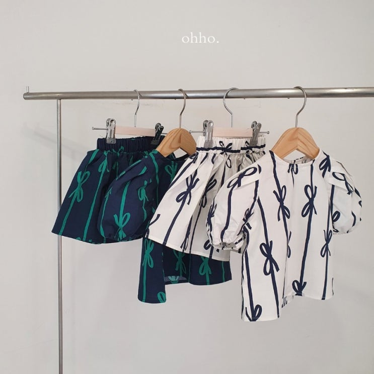  특가세일/여름신상모음 베이비 유아동복 상하세트 원피스 여름아우터 래쉬가드 수영복 샌들 맘룩 모음