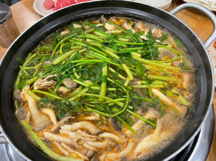  과천맛집 봉덕칼국수 : 매콤하고 얼큰한 샤브칼국수, 어른들도 좋아하는 과천칼국수맛집