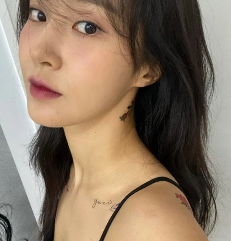 하와이로 떠난 소녀시대 유리, 풀린 바지 단추에 과감한 수영복 패션 "아슬아슬 비치 패션" 하와이로 떠난 소녀시대 유리, 풀린 바지 단추에 과감한 수영복 패션 "아슬아슬 비치 패션"