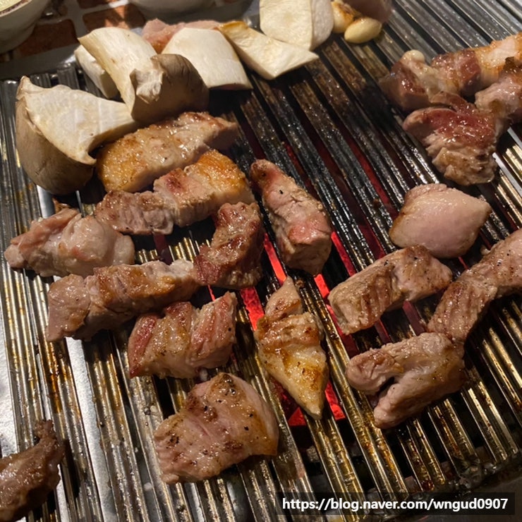  [사당역] 삼겹살과 소갈비살이 맛있는 굴뚝집 사당본점 회식, 모임 장소, 냉면이 별미, 모둠세트 솔직한 후기 (메뉴/가격)