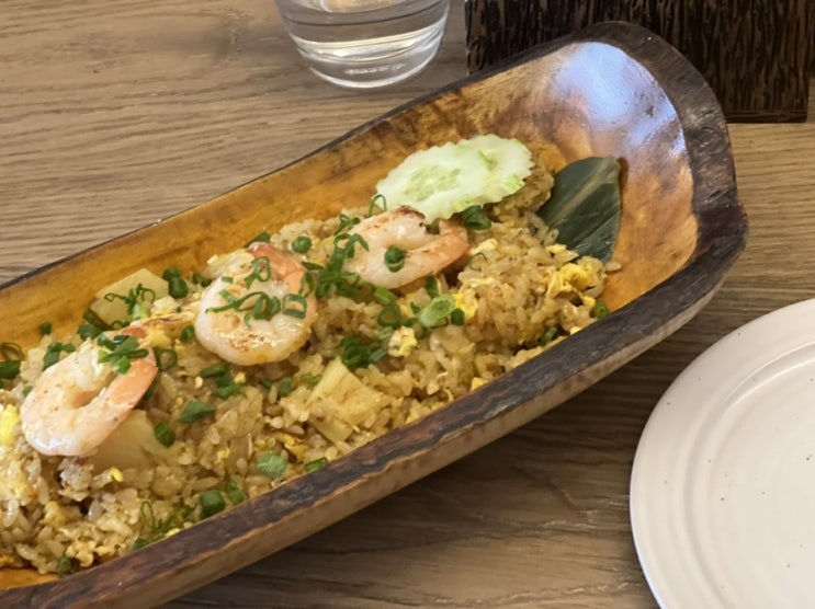  대학교 친구들과 해외로 여행가고 싶을 때 성수 태국 맛집 ‘레몬그라스’