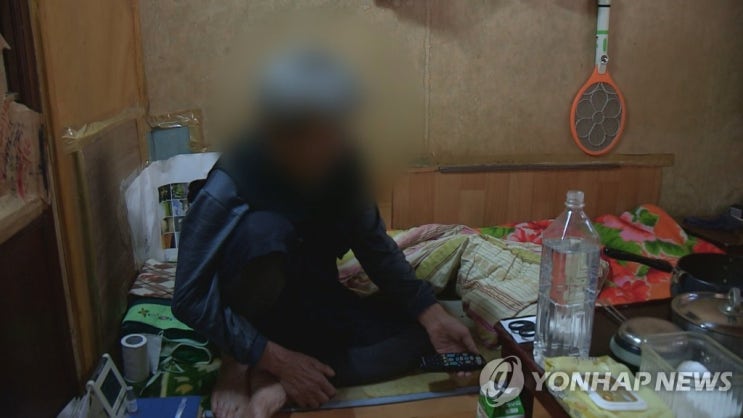 서울 독거노인 35만명 넘어…10명 중 3명 "고독사 우려" 서울 독거노인 35만명 넘어…10명 중 3명 "고독사 우려"