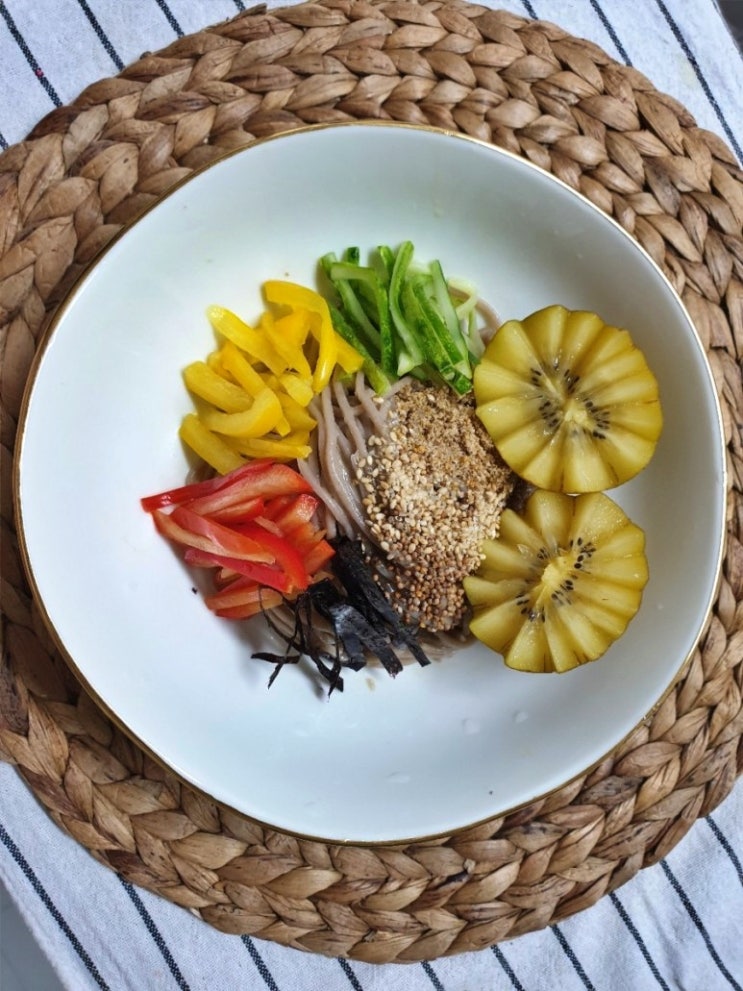  냉장고털기 제철 야채로 맛집 들기름막국수만들기 간장비빔국수 메밀국수 다이어트 면요리