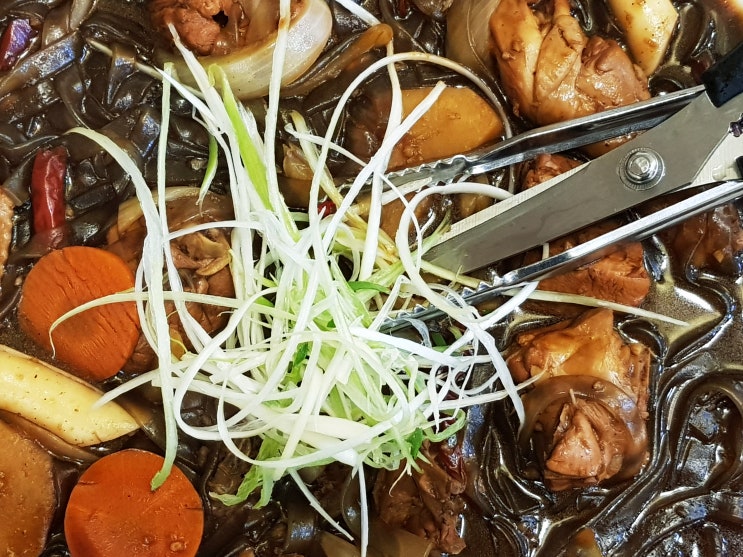 여의도 IFC몰 찜닭 맛집 <홍수계찜닭> 맵단의 조합 굿 여의도 IFC몰 찜닭 맛집 <홍수계찜닭> 맵단의 조합 굿