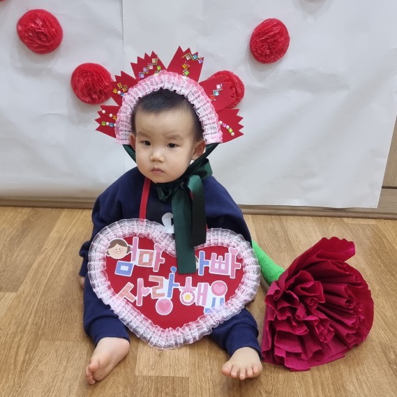  뿌듯한 어버이날, 인간 카네이션 울 아가들