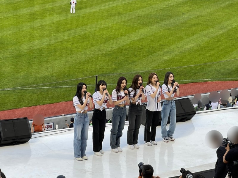 IZ*ONE - LE SSERAFIM 蚕室野球場斗山戦始球式/始打、クリーニングタイム祝賀公演観覧レビュー
