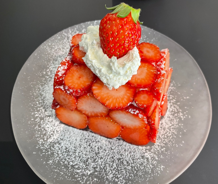  압구정신사동카페 핫플 딸기케이크 맛집 플디도산점 리얼후기