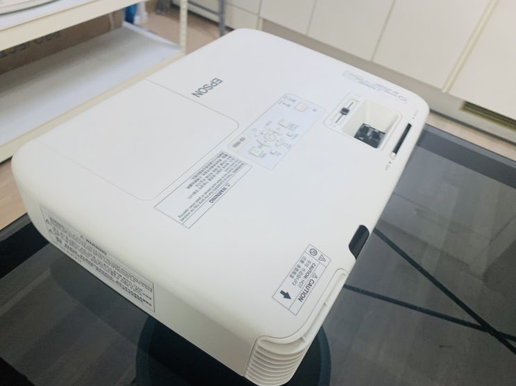  장애인복지관에 여러 교육용 프로그램을 효율적인 진행이 가능한 빔프로젝터 전동스크린 설치했어요