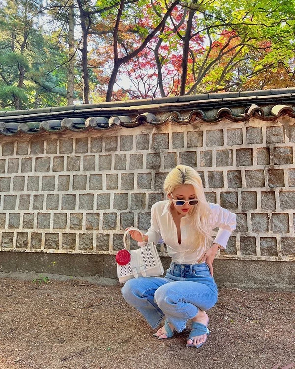 가수 전소미 인스타, 눈을 의심하는 반전 와이셔츠로 과감한 노출 감행 "길거리 활보했다" 가수 전소미 인스타, 눈을 의심하는 반전 와이셔츠로 과감한 노출 감행 "길거리 활보했다"