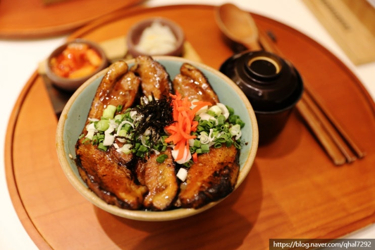  맛있는 배곧덮밥 만코쿠 배곧점