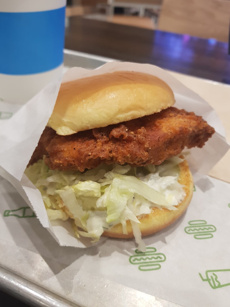  영등포 타임스퀘어 맛집 쉑쉑버거, 치킨쉑 (치킨버거) 블랙 화이트 쉐이크 후기!