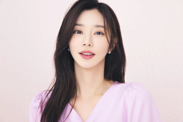 요즘 대세 배우 이주빈, '핫 라이징 스타'로 대중들의 이목을 끌며 새 시작 알렸다 요즘 대세 배우 이주빈, '핫 라이징 스타'로 대중들의 이목을 끌며 새 시작 알렸다