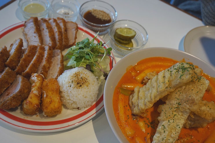  동명동 맛집 해피치즈스마일 떡볶이와 돈가스의 조화