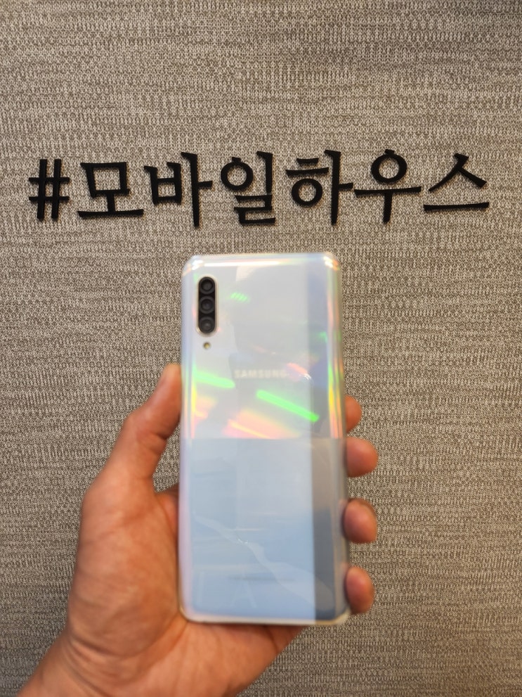  청주중고폰판매합니다.삼성갤럭시A908 모델 청주중고폰매입도하고있습니다.