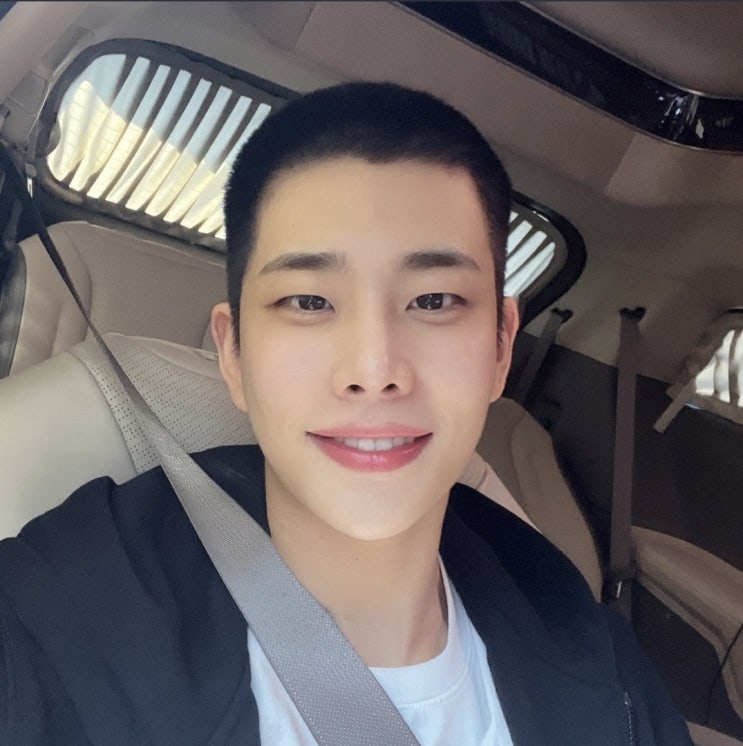 <b>아스트로</b> MJ 군입대 명준이... 함께 간 진진, <b>라키</b>와 찍은 사진
