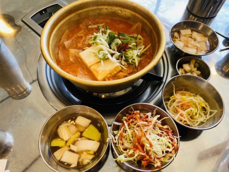 포항 문덕 점심으로 딱인 전통김치찌개전문점 문덕점