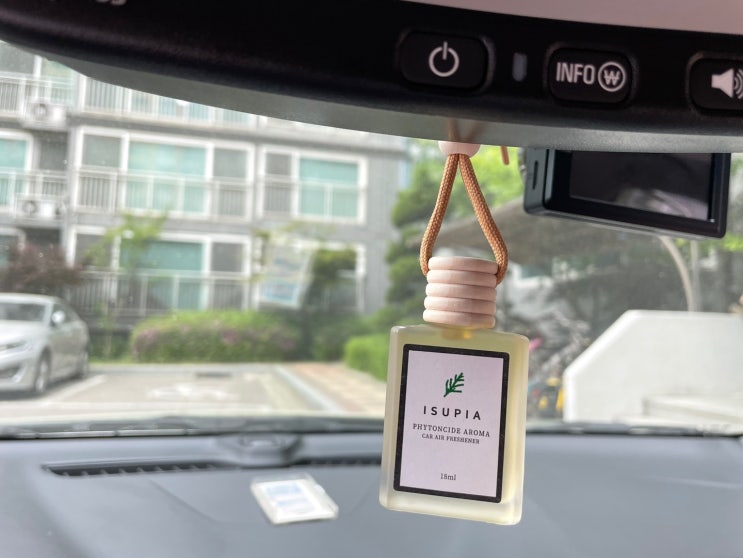  차량용디퓨저 고급방향제 천연피톤치드 아이수피아 만족