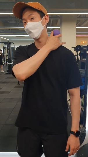  전주헬스 전주전북대헬스장, 피트니스코 '운동 바로하자' STEP1. 마사지볼로 스트레칭 하는법 , 승모근푸는법