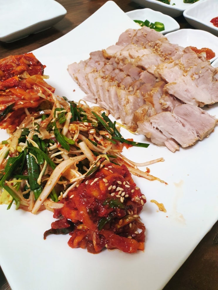  문경 점촌 현지인 맛집 보쌈 수육 정식 모전 연희보쌈&코다리찜