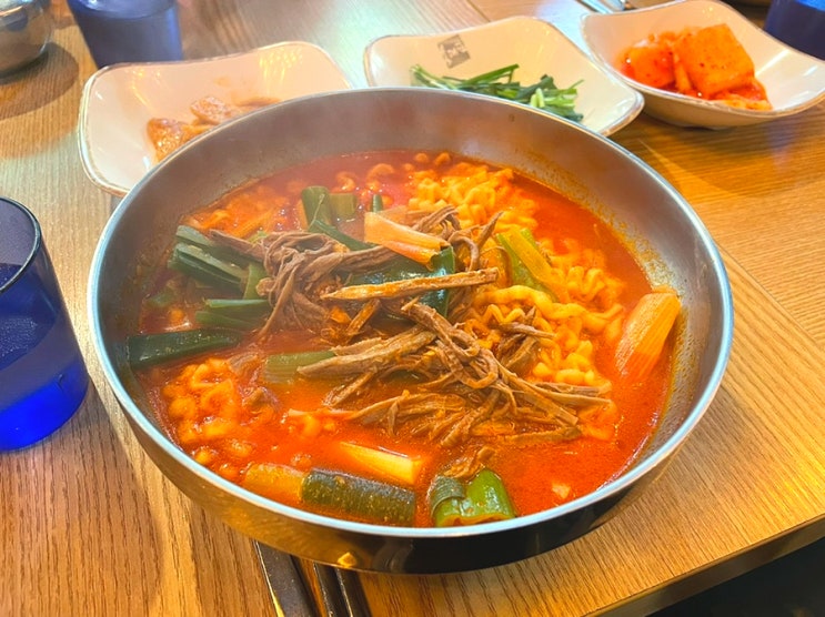  광화문역 해장 육개장 맛집 <육대장 광화문점>