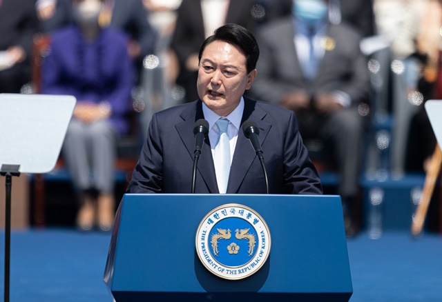 윤석열 <b>대통령</b> “<b>자유</b>민주주와 시장경제 기반 속에”