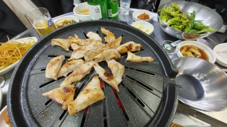  삼각지역맛집 "몽탄"에서 우대갈비를 먹으려다가 홍천화로구이집에서 항정살을 먹었다.
