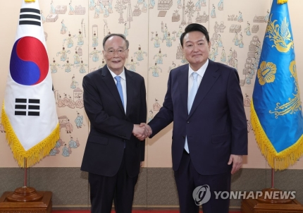중국, 尹정부에 '<b>한중관계 중시</b>' 보이며 대미밀착 견제(종합)
