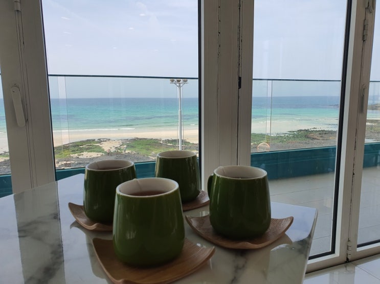 제주:: 월정리 해변 앞 플로티에 가든_물멍때리기 좋아:)