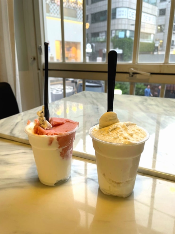  신사 가로수길: 수제아이스크림 맛집 - 우유니 