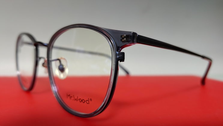 대구 동구 신암동 안경점 안경판다 신암점 에서 가볍고 예쁜 티타늄안경 추천받았어요