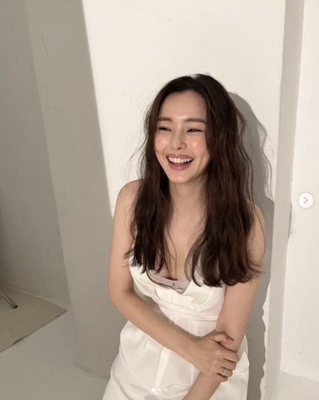 오는 6월 출산 앞둔 배우 이하늬, 만삭의 몸으로 믿기 힘든 운동 능력 보여 오는 6월 출산 앞둔 배우 이하늬, 만삭의 몸으로 믿기 힘든 운동 능력 보여