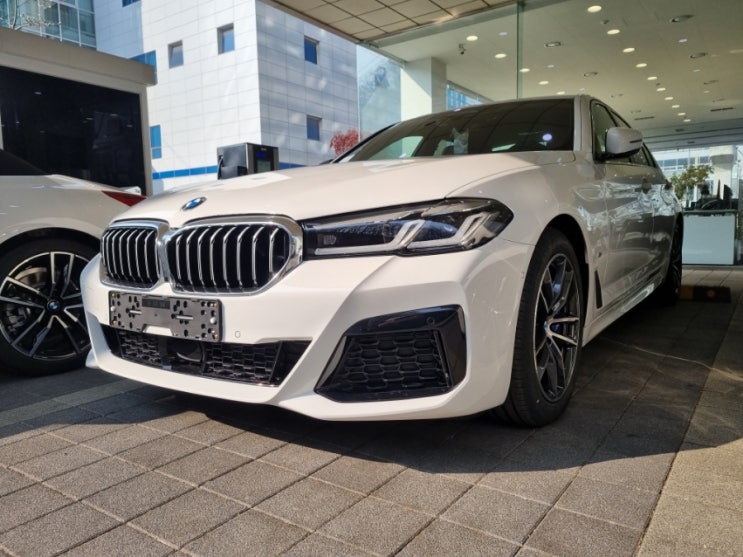 [비엠타카] BMW 520i MSP P1 연비/가격/색상(화이트/꼬냑) 후기 - 대구 소개 고객님