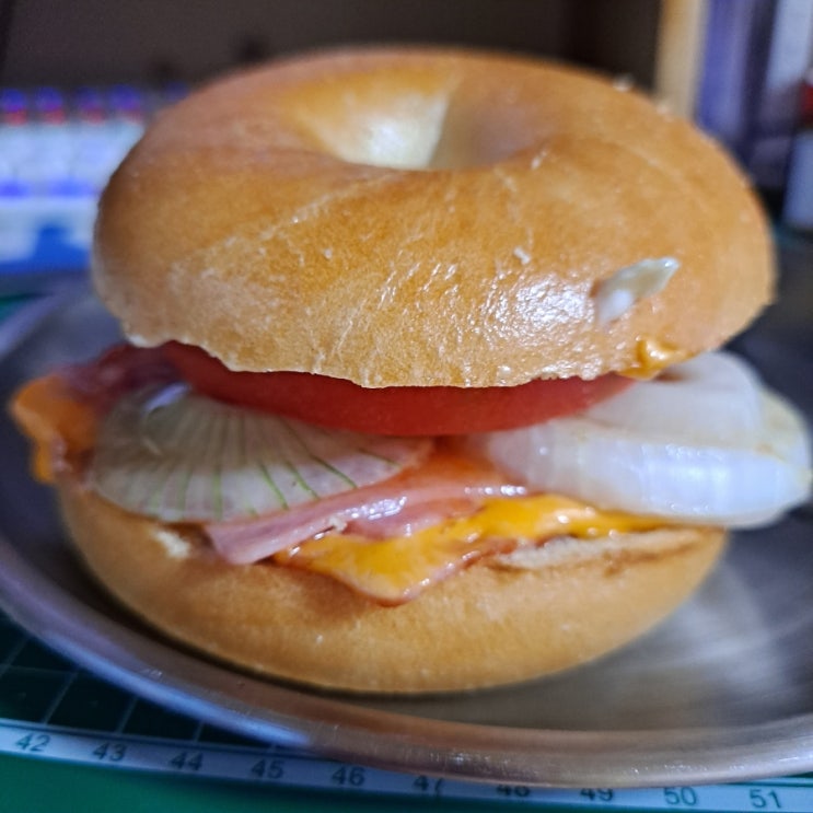 내멋대로 만드는 베이글 샌드위치(를 가장한 햄버거?)