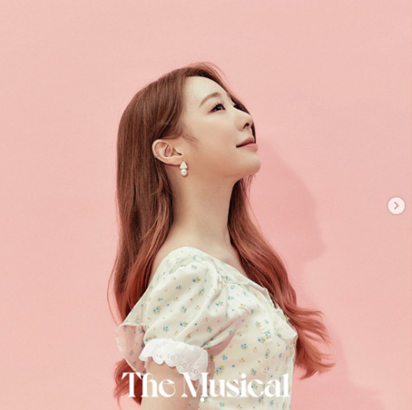 우주소녀 연정 더뮤지컬 화보 패션정보