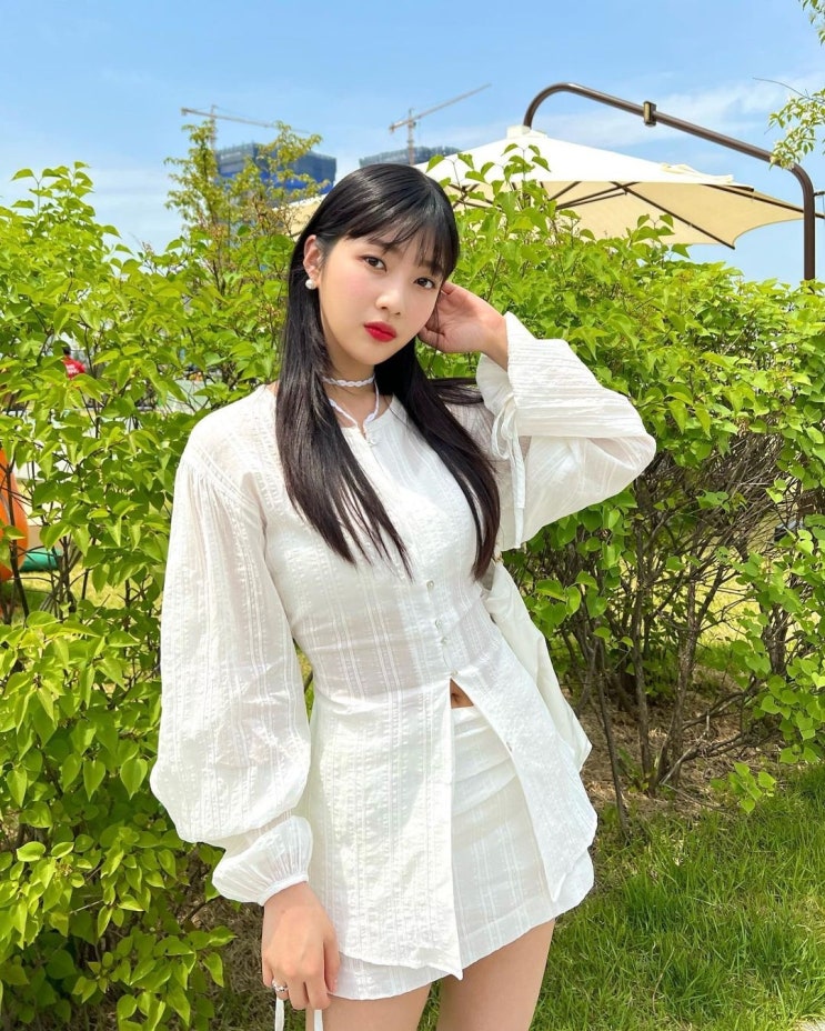 '크러쉬' 조이, 화이트 시스루 입은 여신급 비주얼 자랑 "청량한 여름 머금은 듯 상큼 발랄" '크러쉬' 조이, 화이트 시스루 입은 여신급 비주얼 자랑 "청량한 여름 머금은 듯 상큼 발랄"