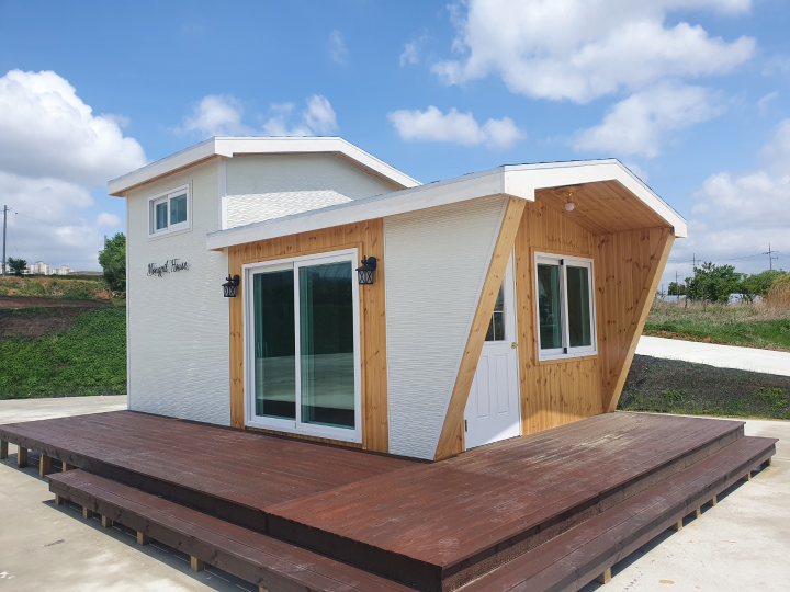 농막, 소형 주택 전문 업체인 “몽필”의 첫 번째 농막 모델인 행복(happiness) 소개 및 오픈기념 할인(선착순) 행사를 진행합니다.