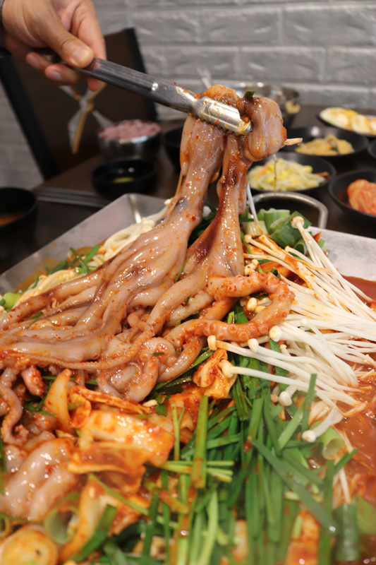  안산 부곡동 매콤달콤 낙지철판이 끝내주는 고깃집